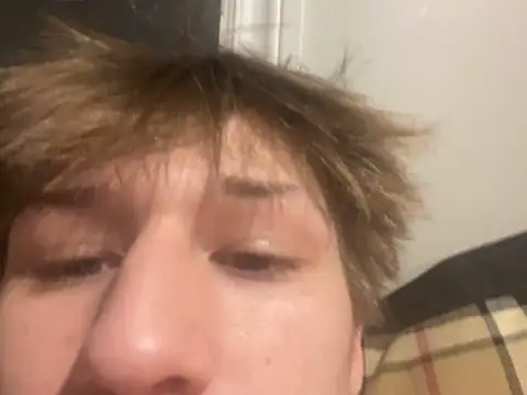 XXX chat uživo modela yourwhiteboy1