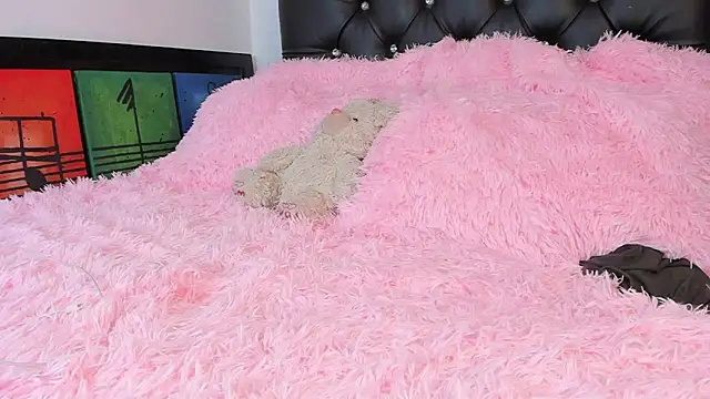 Britney_Rose Adlı Modelin Canlı XXX Sohbeti