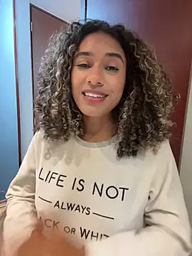 Belkaj Adlı Modelin Canlı XXX Sohbeti