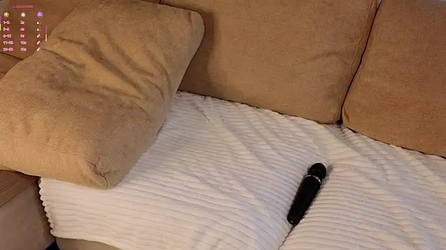 QueenieGitt live XXX chat