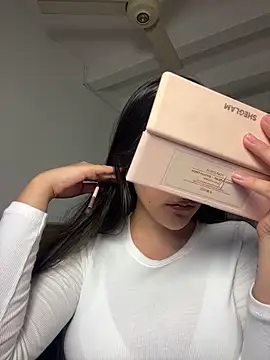 NhefertaryのライブXXXチャット