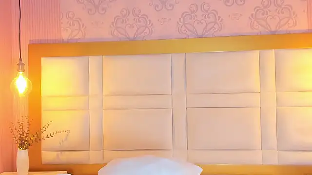 Kendall_curvesのライブXXXチャット