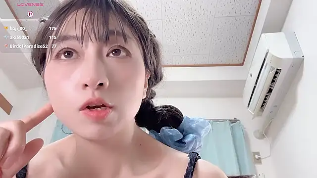 Živý XXX chat RURU-CHANN668