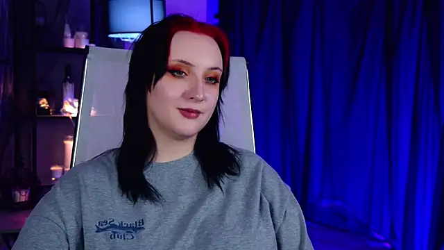 AsheLucker Adlı Modelin Canlı XXX Sohbeti