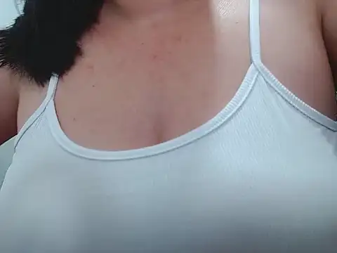 Chatroom XXX en direct de tila_nastyy