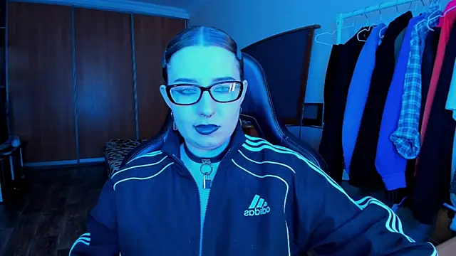 Chat +18 de just_fucked777 ao vivo