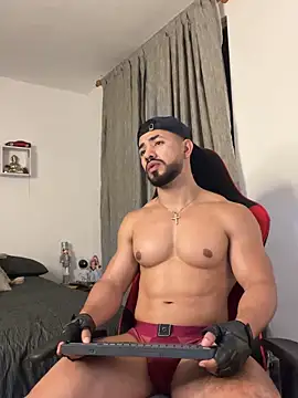 Ezzio_Scolaro Adlı Modelin Canlı XXX Sohbeti