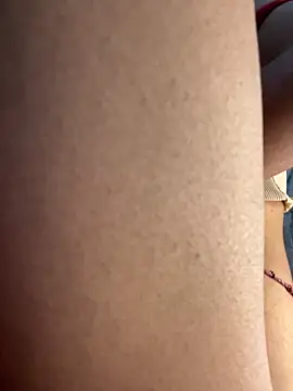 paribaby09: διαδικτυακό σόου στην κάμερα