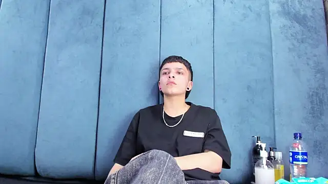 Megan_Thompson_ Adlı Modelin Canlı XXX Sohbeti