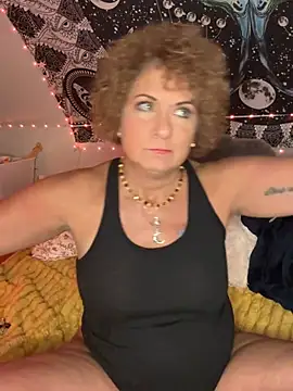 Czat XXX na żywo – SuzyCatzz