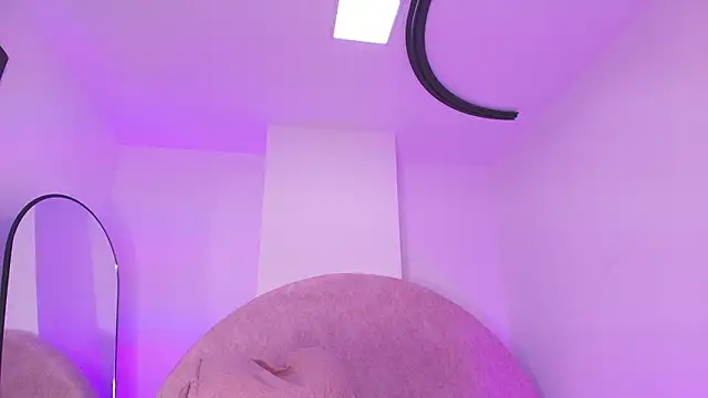 vale_ross_'s Live XXX Chat