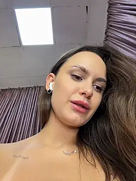 AllaTousNewのウェブカメラショー