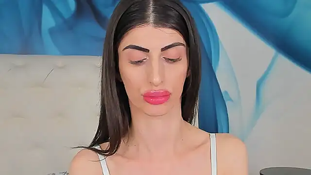 SkinnyDolly élő XXX-chatje