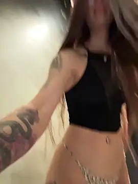 Chatroom XXX en direct de Charming_Ritta