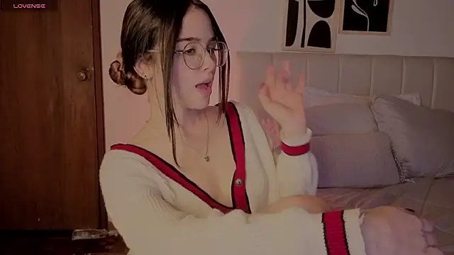 Roxxy_mora's Live XXX Chat