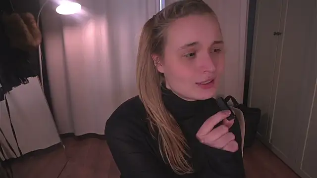 lisa_schiele Chat XXX live