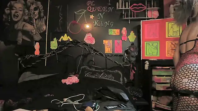 Splash_Queen420: онлайн-секс-чат