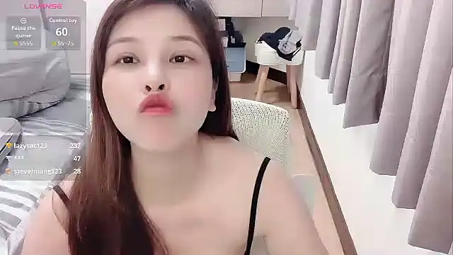 tw_yaya520のライブXXXチャット