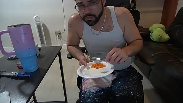 Zander823 Adlı Modelin Canlı XXX Sohbeti