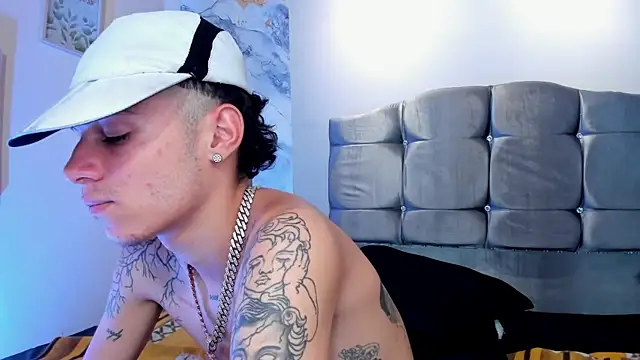 ELL_PBC Adlı Modelin Canlı XXX Sohbeti