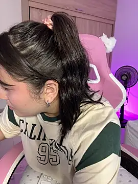 Angeldusttt 即時 XXX 聊天