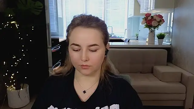 Mira_Mermayd's Live XXX Chat