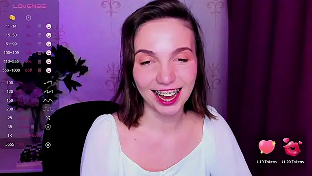 KindHazelHere_ Adlı Modelin Canlı XXX Sohbeti