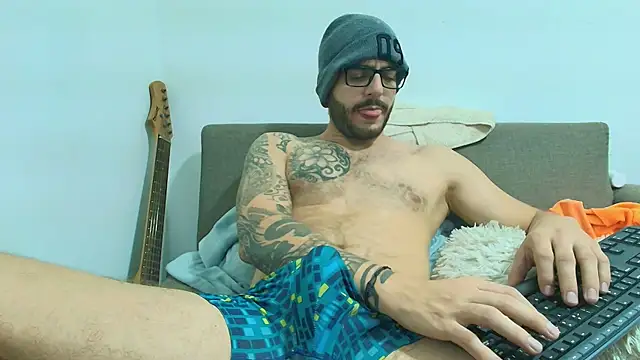 Chat +18 de thomas_gun ao vivo