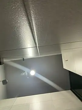 Show modela ManuelaVeeleez na web-kameri