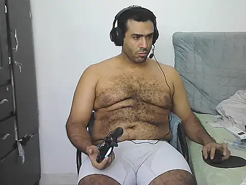AlphaLatinoBear Live XXX Chat