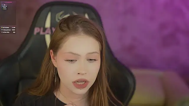 Esmie_Smile Adlı Modelin Canlı XXX Sohbeti