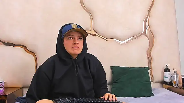 Alyssa_Noah: διαδικτυακό σόου στην κάμερα