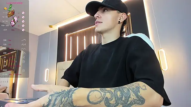 Lobo_17_ Live XXX Chat