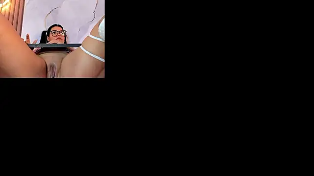 Chat +18 de Iamlola_ ao vivo