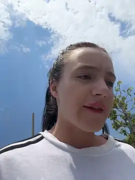 Chat +18 de MiaTee ao vivo