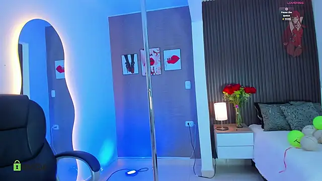 Tiphanysalvatore Adlı Modelin Canlı XXX Sohbeti