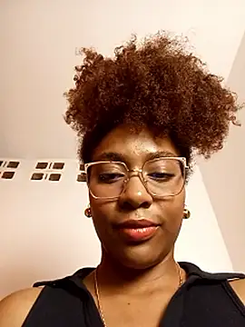 Chat +18 de thaimy_ ao vivo