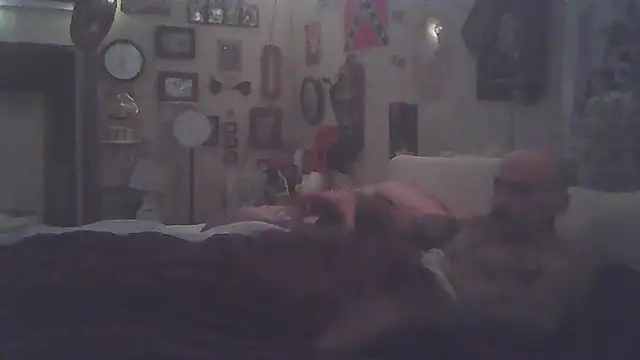 BonnienClyde5421's Live XXX Chat