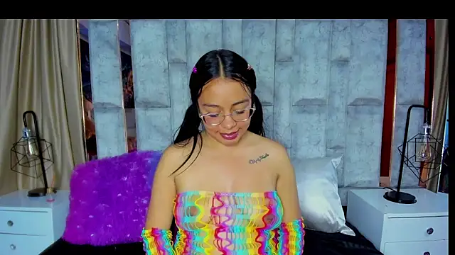 Chat +18 de amy_noa ao vivo