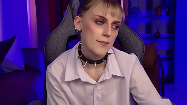 KiraMontoya's Live XXX Chat