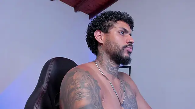 LuigiVitale_1: онлайн-секс-чат