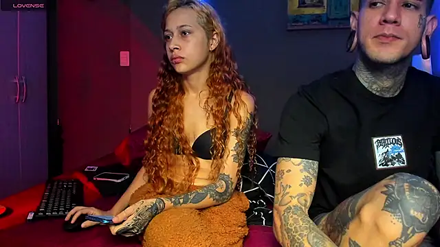 cleoo_jhonny Adlı Modelin Canlı XXX Sohbeti