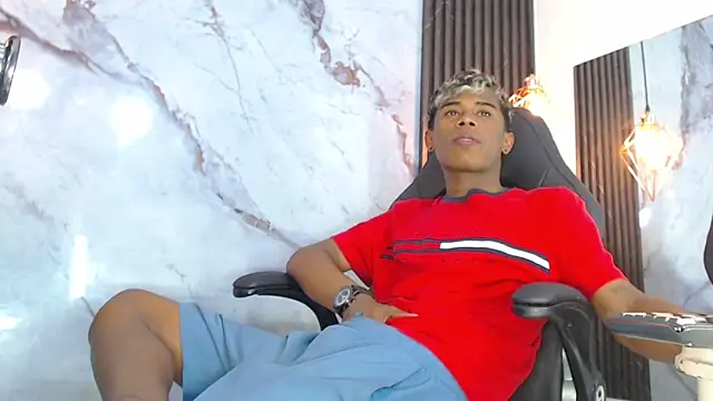 TonnyMarck élő XXX-chatje