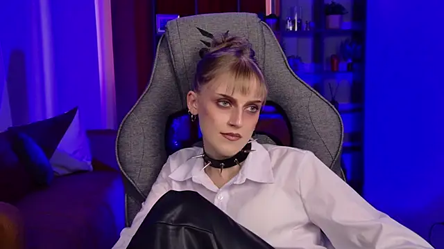 KiraMontoya Chat XXX in diretta