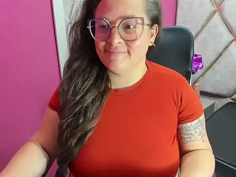 Sarah_Boobs_ Chat XXX in diretta