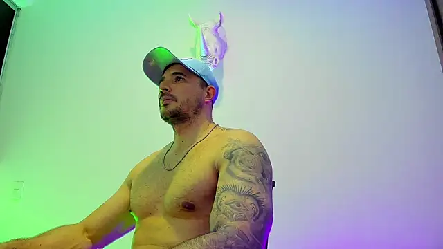 Dagoti élő XXX-chatje