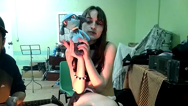 BabyandTheBeasts Show in webcam