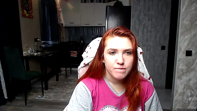 Reginasmilee élő XXX-chatje