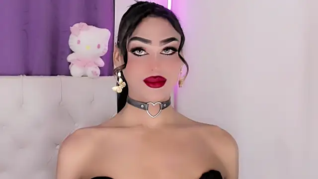 Pokazy przed kamerką – amal_baddell