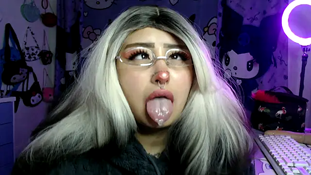 แชท XXX สดของ lussyevans24